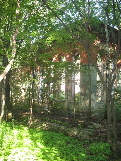 Руина в Измайловском парке