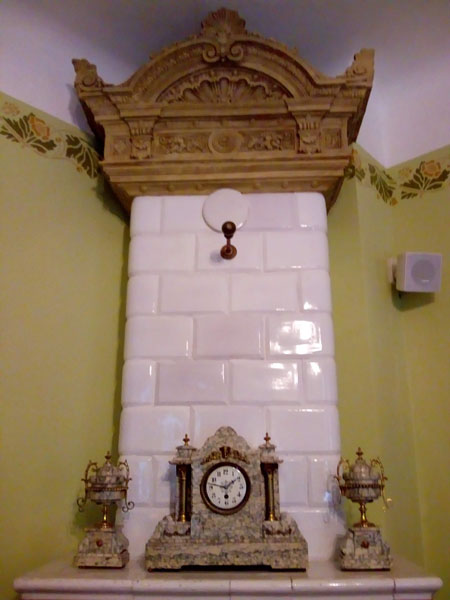 Музей Альтес Хаус - Гостиная - Угловой камин