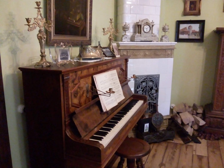Музей Альтес Хаус - Гостиная - Пианино