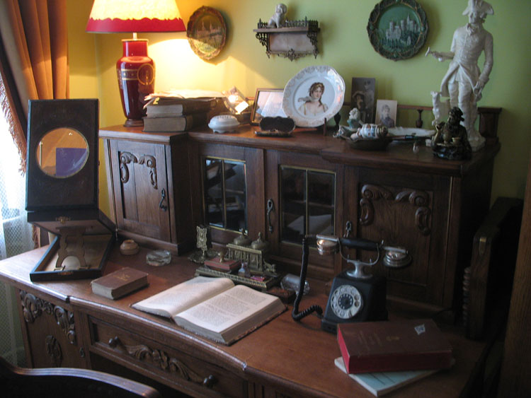 Музей Альтес Хаус - Гостиная - Письменный стол