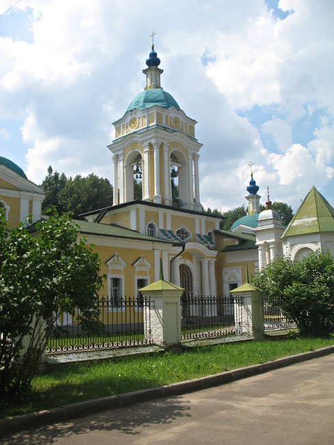 Храм Иоанна Богослова в Могильцах