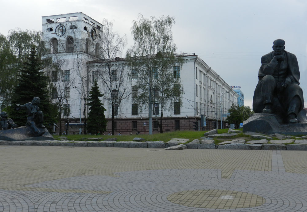 Минск. Памятник Якубу Колосу